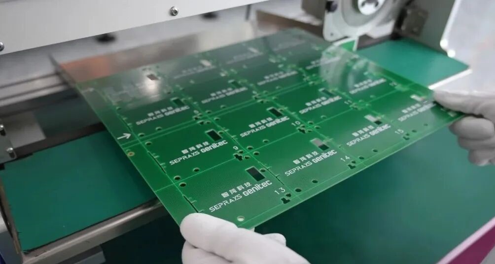 Efficient and Safe Board Separation! Seprays V-CUT Walking Knife Machine: Multiple Stroke Options, Easily Cuts Aluminum Base / FR4 Boards!